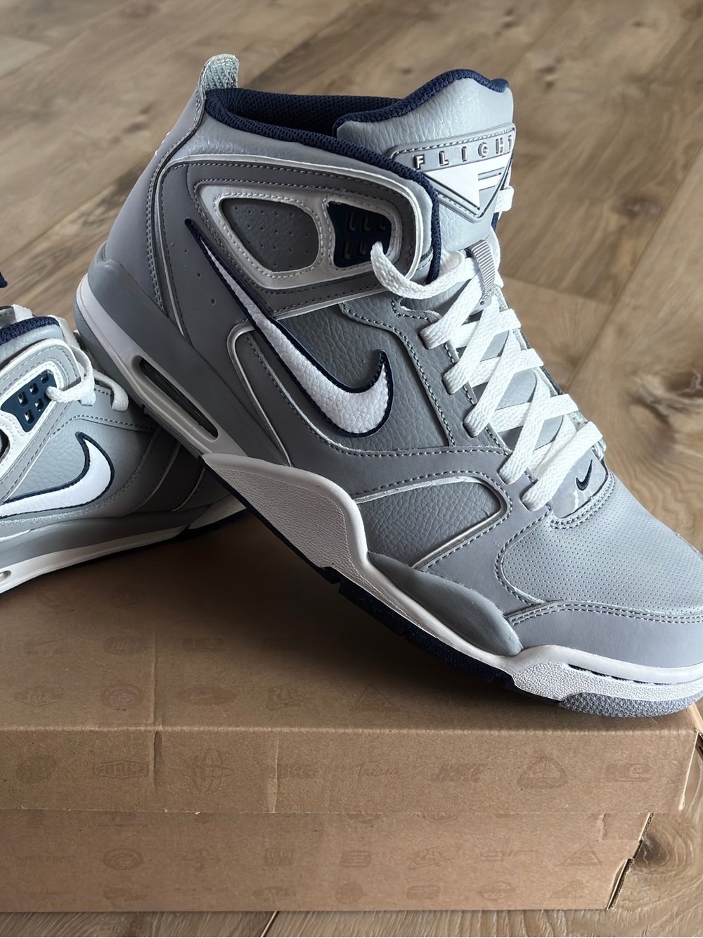 Nike AIR FLIGHT Falcon Men’s Sneakers Size 11- NEW in BOX